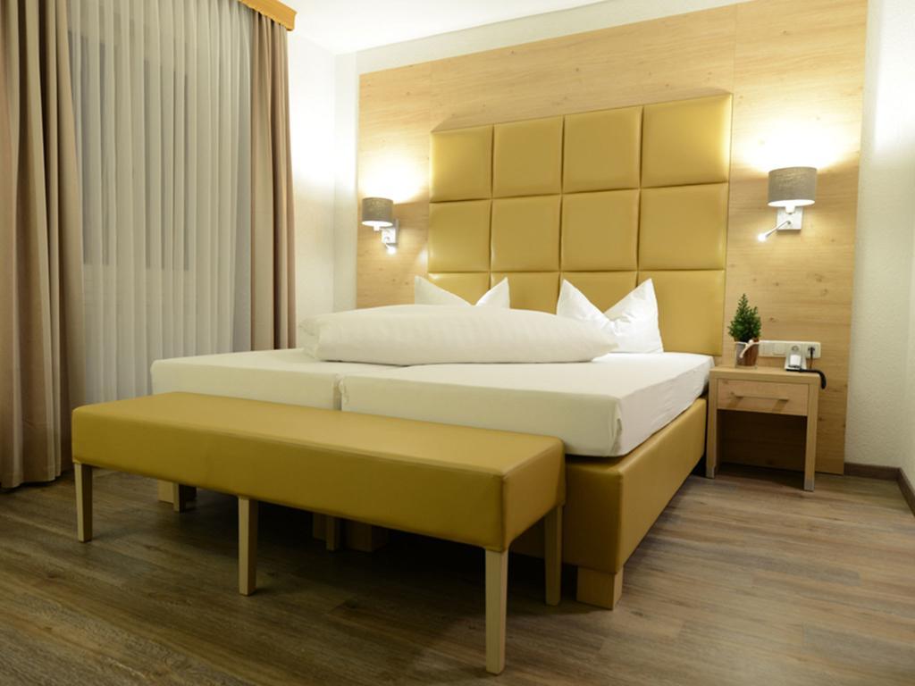 Land-Gut Hotel Zum Loewen Garni Марктхайденфельд Номер фото