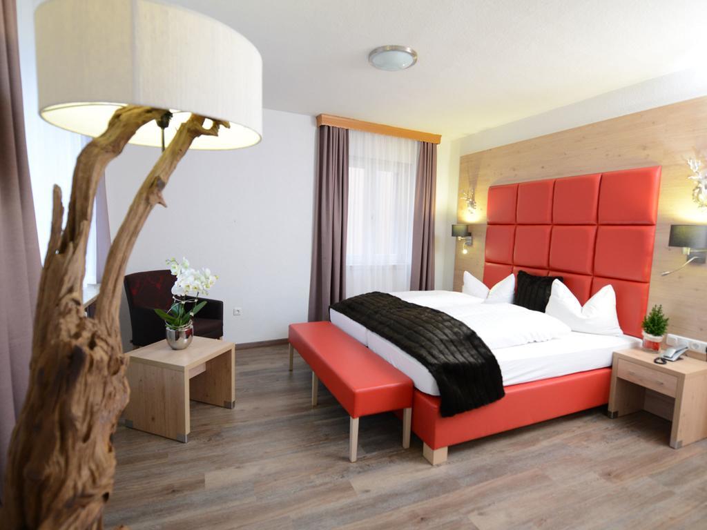 Land-Gut Hotel Zum Loewen Garni Марктхайденфельд Номер фото